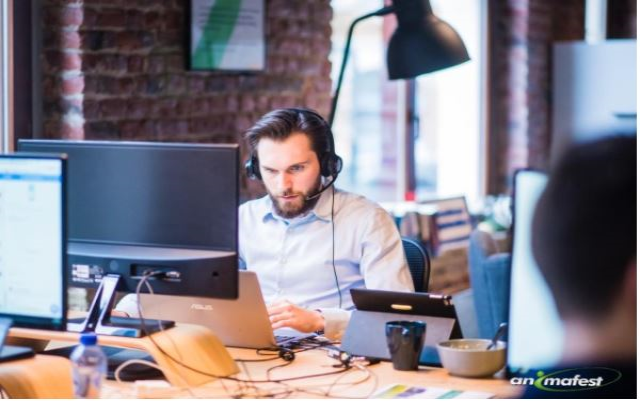 Are you looking for customer internships in Spain?