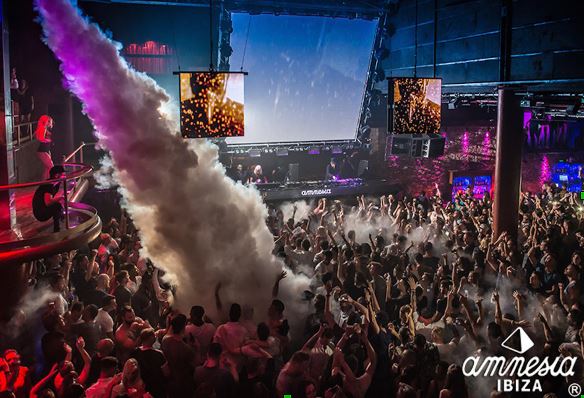 Práctica in Ibiza - Visita los mejores night clubs 2023 4