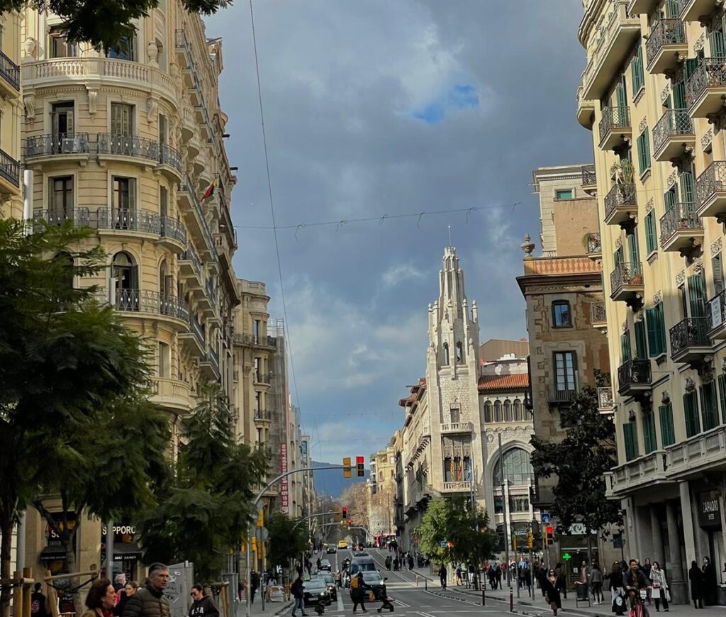 2025 Make most of your internship in Spain 1