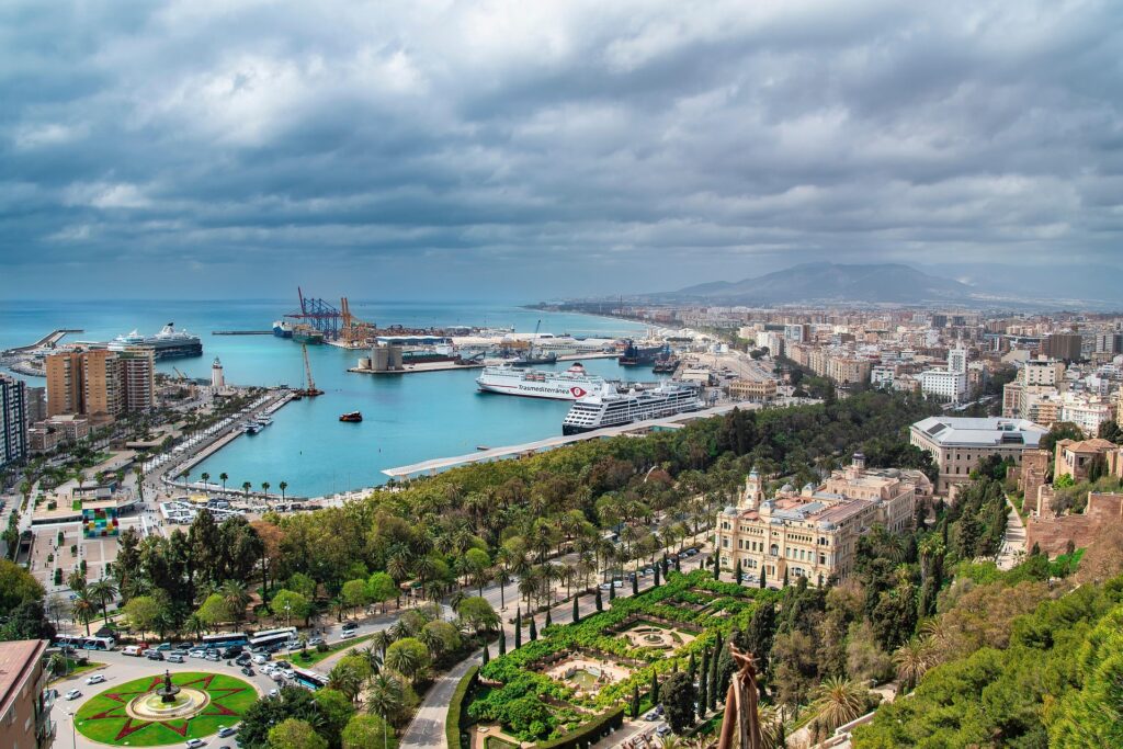 Top 5 Cities for Internships in Spain: Where to Work and Live 5